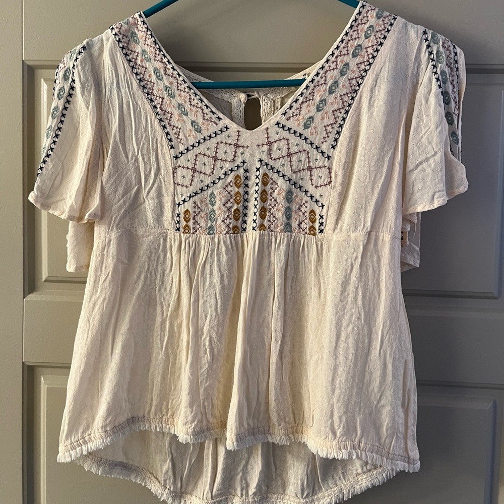Cream Aztec design short sleeve, small